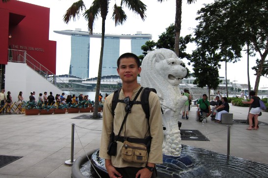 ถ่ายรูปคู่กับ Merlion